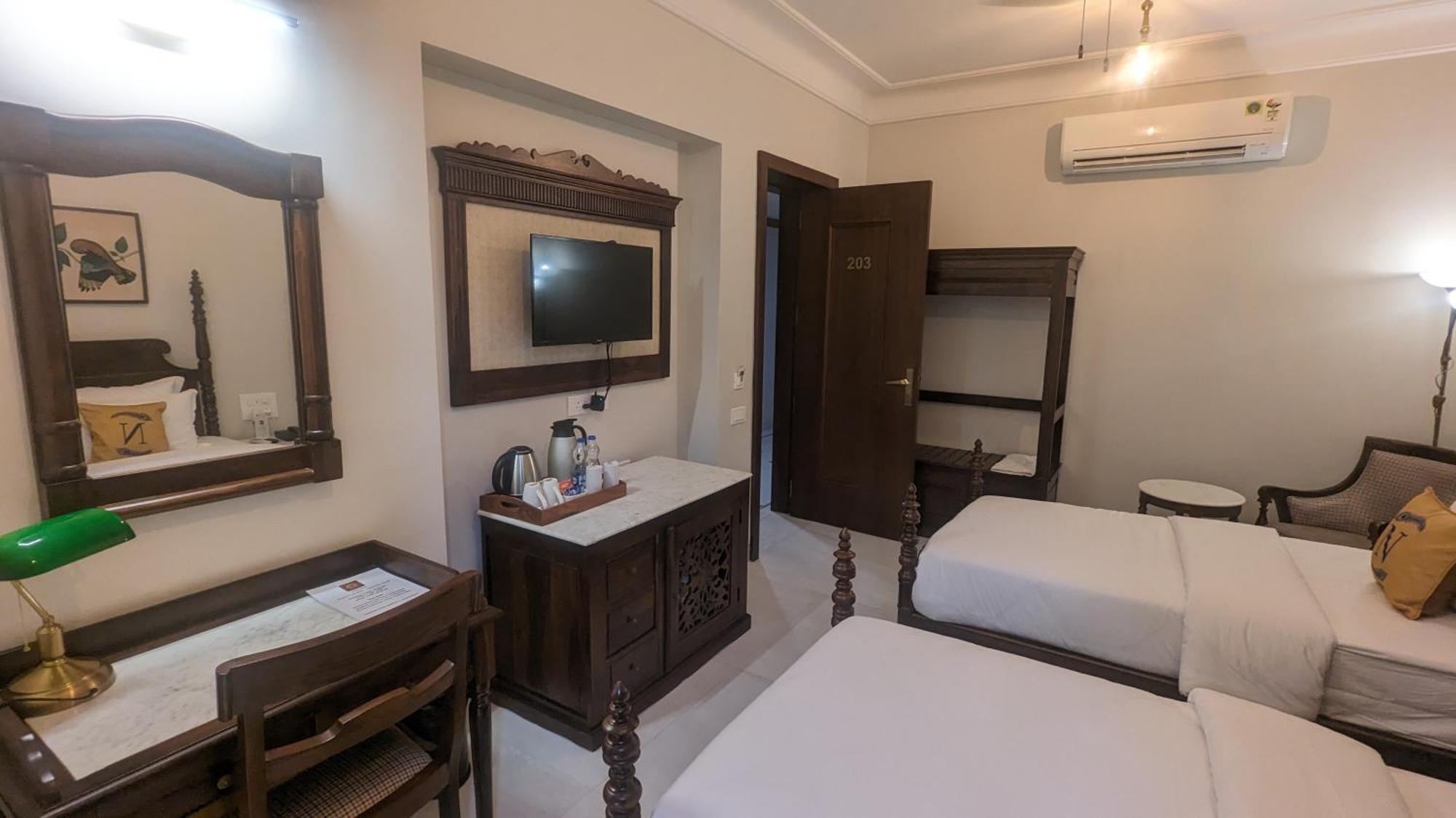 Hotel Naren Villa Удайпур Екстериор снимка